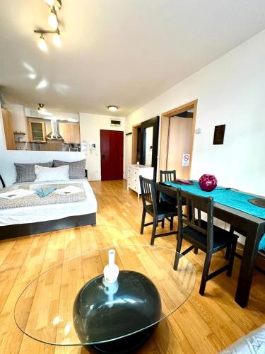 City center apartment with balcony