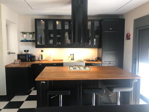 Luxurious apartment with big balconyBEST location