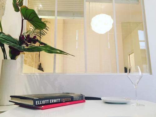 Photo de la galerie de l'établissement ZZZ paulp grenata, à Paris