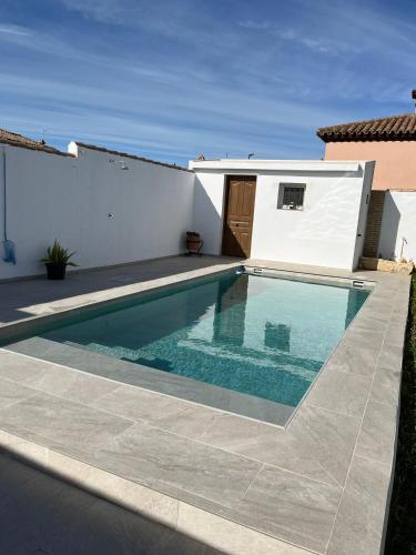 Swimmingpoolen hos eller tæt på El Olivo