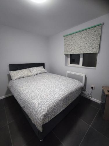 Postel nebo postele na pokoji v ubytování Cozy Private Self-Contained Suite