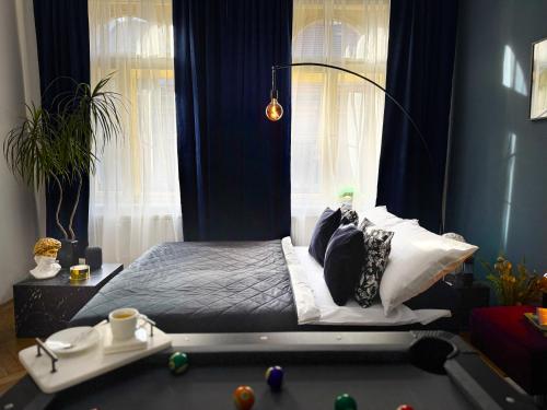 Cinematic Apartment with Pool Table & Cinema room in the heart of Prague