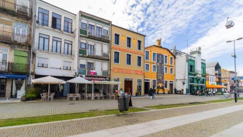 Douro River 2BR Flat by LovelyStay
