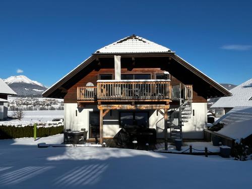 Luxury Chalet Suite suitable for 4 Guests, Living Room, Kitchen and Games Room