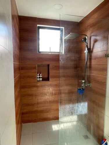 Ένα μπάνιο στο RMs Place