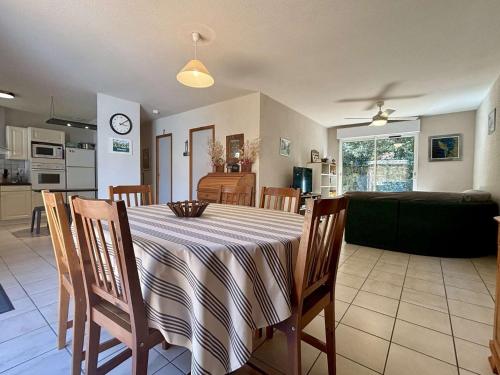 サン・ジョルジュ・ドレロンにあるMaison 4 pièces 6 couchages Saint-Georges d'Oléron SGO000-135のギャラリーの写真