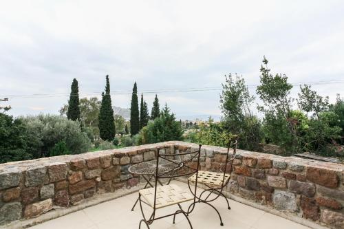 Gambar di galeri bagi Pierre House with private pool, up to 6 plus 1 young child, near Perdika, Aegina island di Perdhika