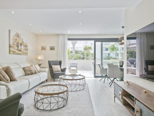 Sitges Spaces Urban Beach Flat- 3 Bedrooms, 3 Bathrooms, Huge Terrace, Near Beach