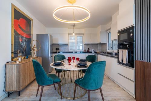 Lux House - free park- WiFi - Sea View