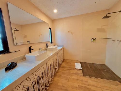 Koupelna v ubytování Mezcal Hotel