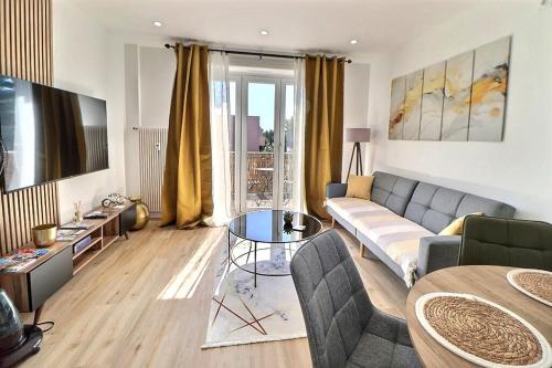 Appartement Moderne et Cosy avec Balcon - Parking Gratuit - Netflix