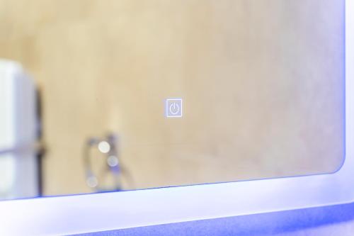Bloom Court -Sleeps 6-Free Parking with Workspace & High-Speed WiFi photo 38