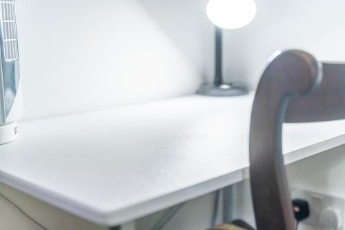 Bloom Court -Sleeps 6-Free Parking with Workspace & High-Speed WiFi photo 42