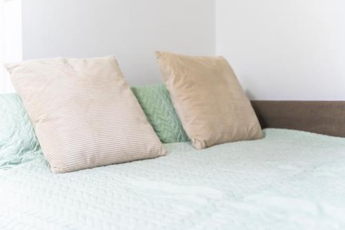 Bloom Court -Sleeps 6-Free Parking with Workspace & High-Speed WiFi photo 43