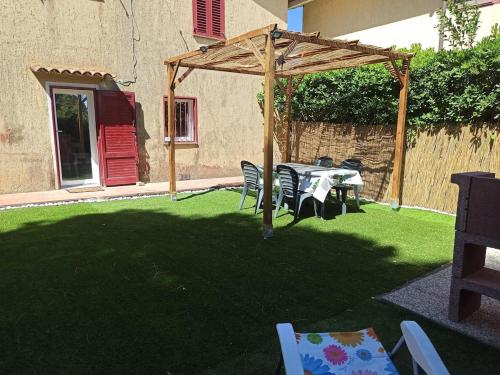 Galeriebild der Unterkunft Talamone Bay Beachfront garden apartment in Fonteblanda