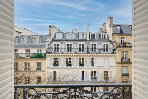 La Plume Suite A Haven of Peace in Montorgueil