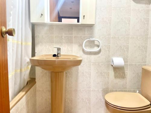 2-Bedroom Apartment at Mariscal 5, Levante Beach by Gestaltur