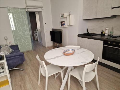 NEW! TUTTO QUI - APT WAGNER - CITY LIFE (cir01686)