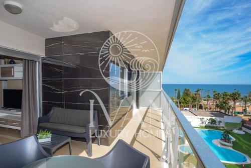 Πισίνα στο ή κοντά στο Casa Zerua Ivan Luxury Homes 5ªPlta Sur 1ªLinea
