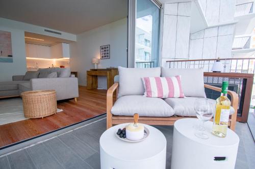 Picturesque beachfront apartment