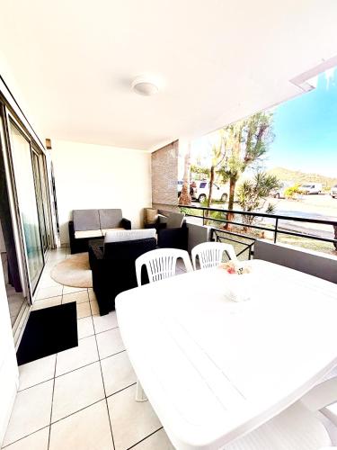 Μπαλκόνι ή βεράντα στο Bright & Spacious 3BR retreat in Saint-Martin