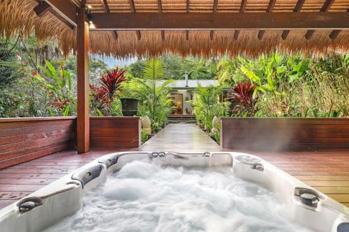 Gallery image of Bliss Private Villa Sanctuary Byron in The Pocket