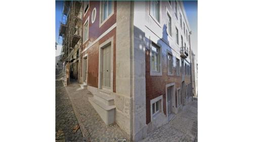 Amazing Spacious Chiado 2-Bedroom Stylish Apt w AC