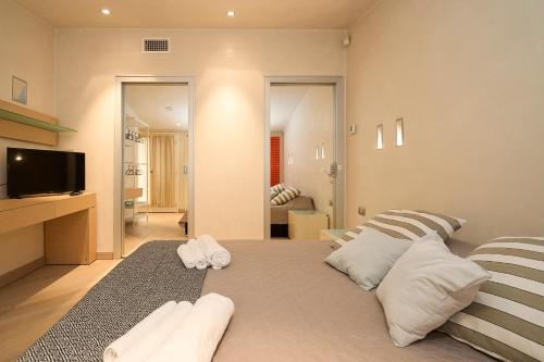 Luxury House - 2 Minutes Walk from Central Station