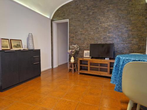 Televisyen dan/atau pusat hiburan di Casa do Arco II