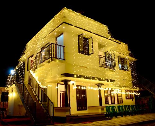 a building with christmas lights on it at Wind Castle in Elūr