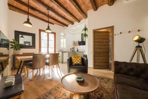 Magalhaes · Trad flat in Poble Sec, near ramblas