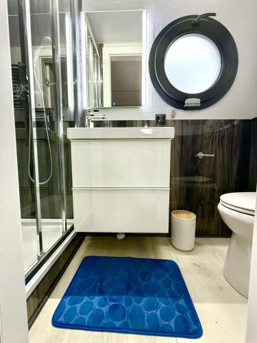 Bilik mandi di Alghero Houseboat Seabreeze 2