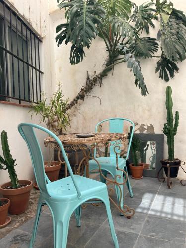 Charming Studio with Private Patio in Old Town