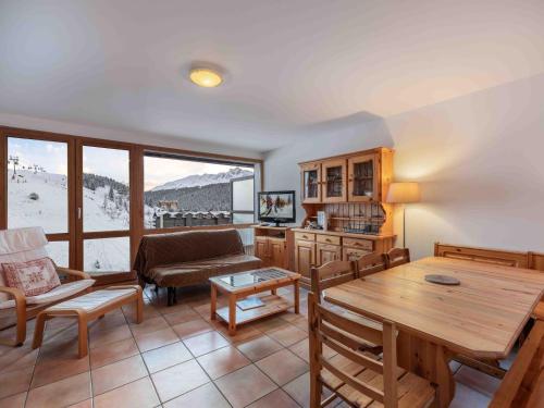 Appart 3P Courchevel, au pied des pistes, 2 chambres, balcon, pour 6 pers - FR-1-563-24