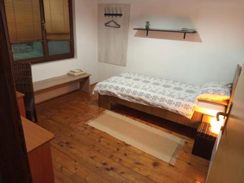 מיטה או מיטות בחדר ב-Two babies