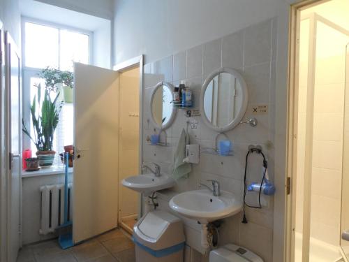 Kylpyhuone majoituspaikassa Elizabeth's YH Rooms