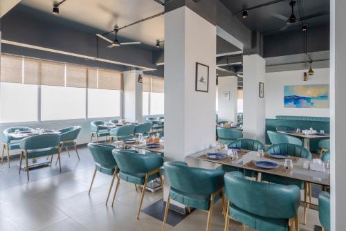 Restaurace v ubytování Agastya Sea View Resort & Spa