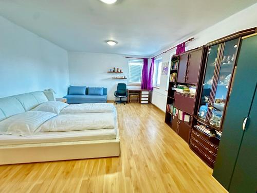 Gallery image of Cozy Villa in Šatalka
