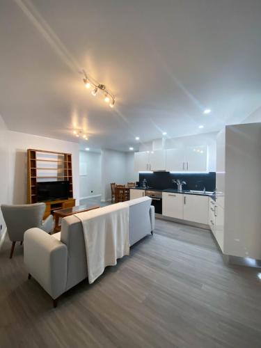 Village Square Coastal Apartment 1D