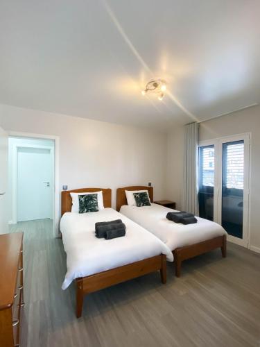 Village Square Coastal Apartment 1D