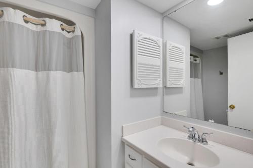 Xanadu Penthouse3 BalconiesBeach Equipment photo 4