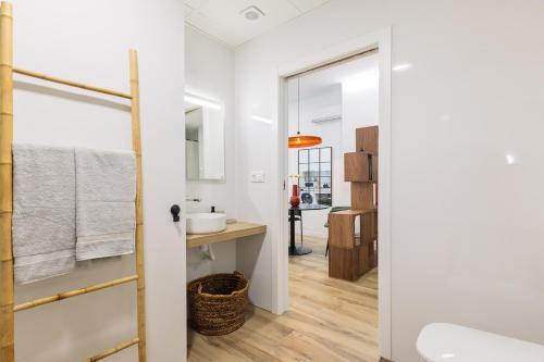 Moderno loft reformado, Smart TV, AC, Beach, 3Pax