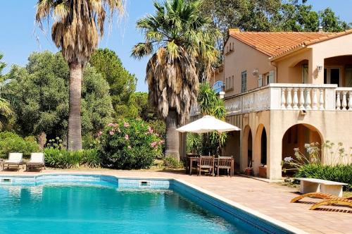 Sea View Apartment with Pool in Argelès