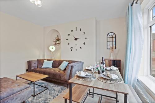 Χώρος καθιστικού στο Equipped & Cozy, Fast WiFi, Smart TV, Full Kitchen, Free Parking