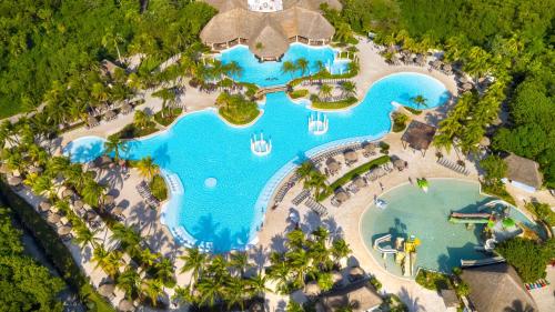 Bazén v ubytování Grand Palladium Colonial Resort & Spa - All Inclusive nebo v jeho okolí