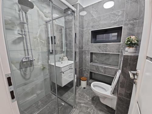 Ένα μπάνιο στο G&G Residence