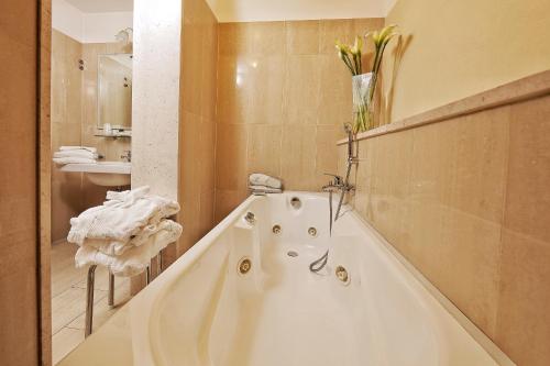 Koupelna v ubytování Hotel Michelangelo