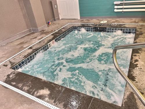 Фотография из галереи BearNecessities- AC, Pool, Hot Tub, Gym, Sauna в Киллингтоне