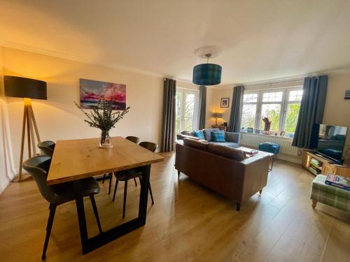 Posezení v ubytování Turnberry Apartment - Ailsa Gem