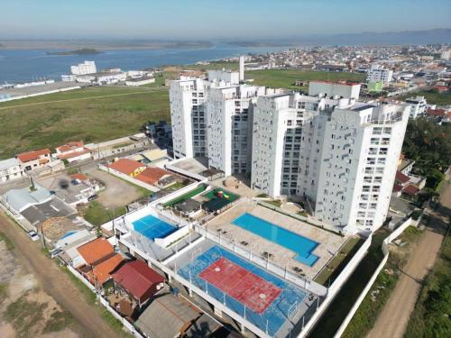 Kolam renang di atau dekat dengan Apartamento com vista imperdível